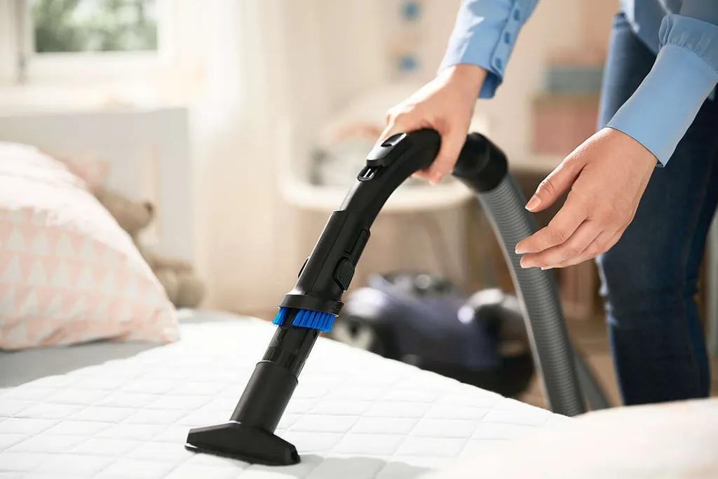 Philips Performer Silent Beutel Staubsauger, Allergiefilter, 99.9 % Staubaufnahme, 750 W, Rot (FC8784/09) – Bild 8